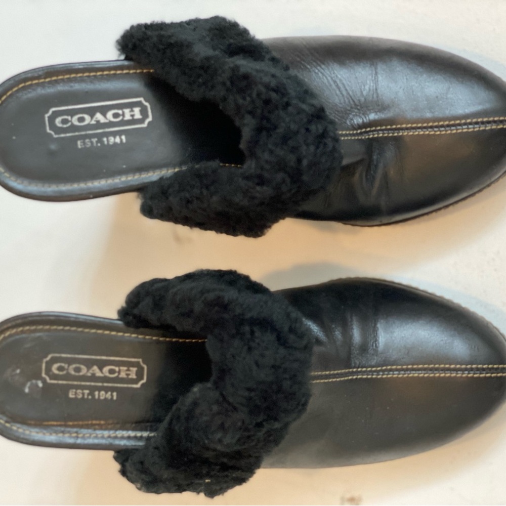 COACH Top quality leather slip on women size 7, this shoe is like New, - Picture 7 of 7